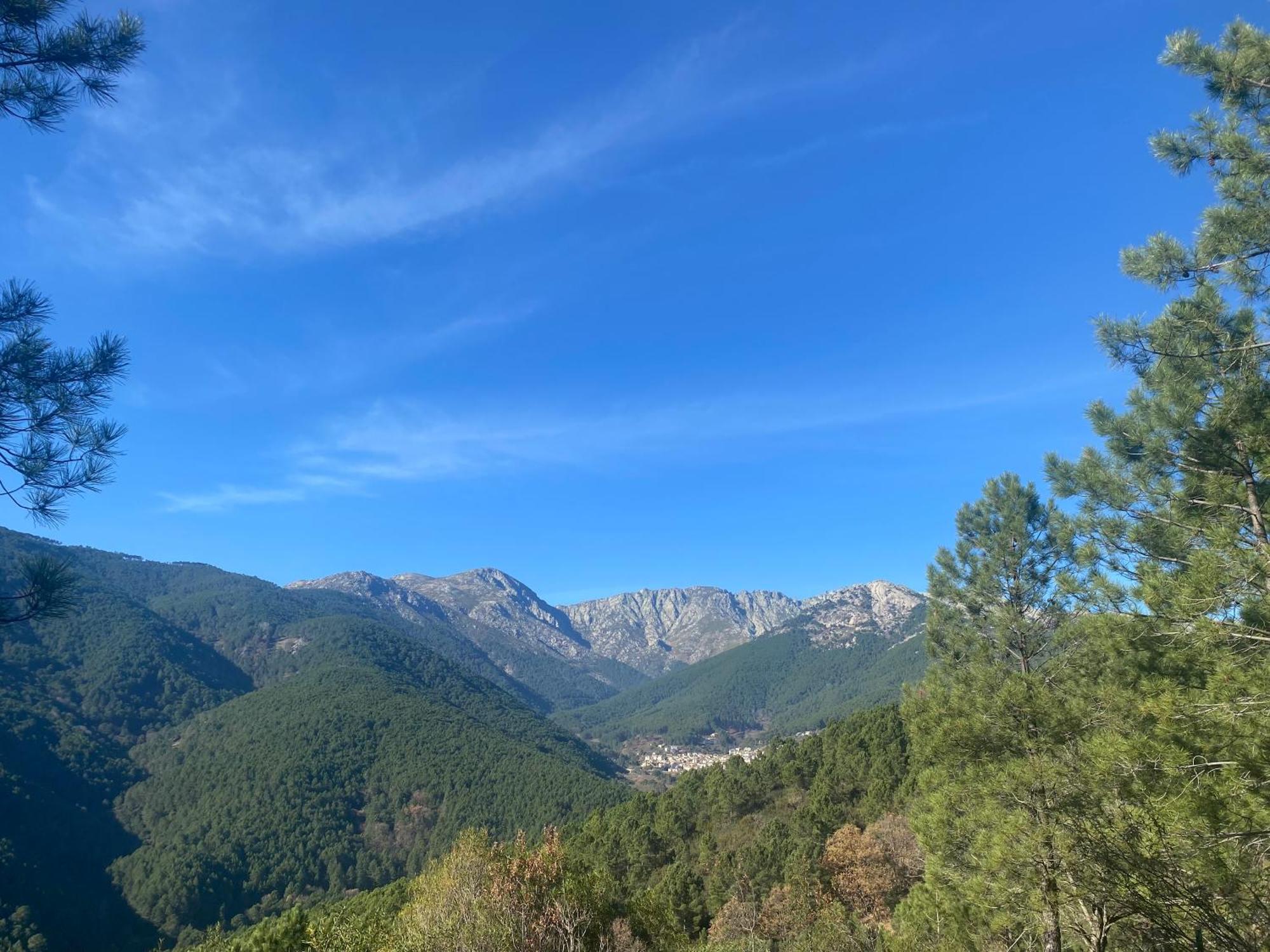 Hostal Cielo De Gredos Guisando Bagian luar foto